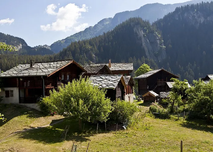 Bergquell Haus E Apartament